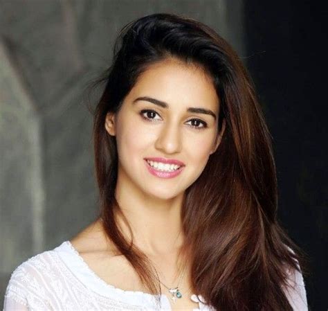 disha patani height in feet|Disha Patani Age, Height, Boyfriend, Family, Biography